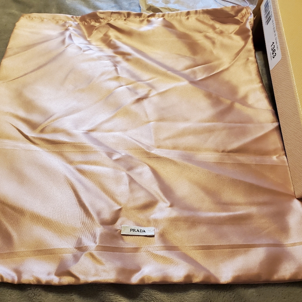 Never Worn - image 8